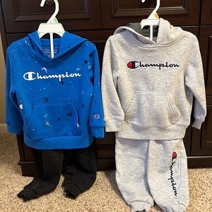 Set of Champion sweatsuits, good condition, size 3T.